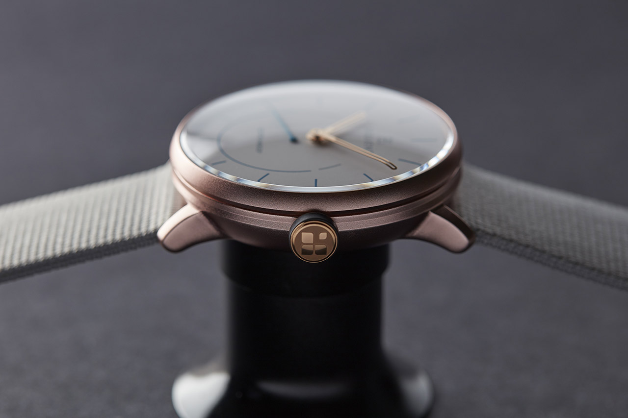 Sequent SuperCharger2：無(wú)線充電手表-復(fù)刻表