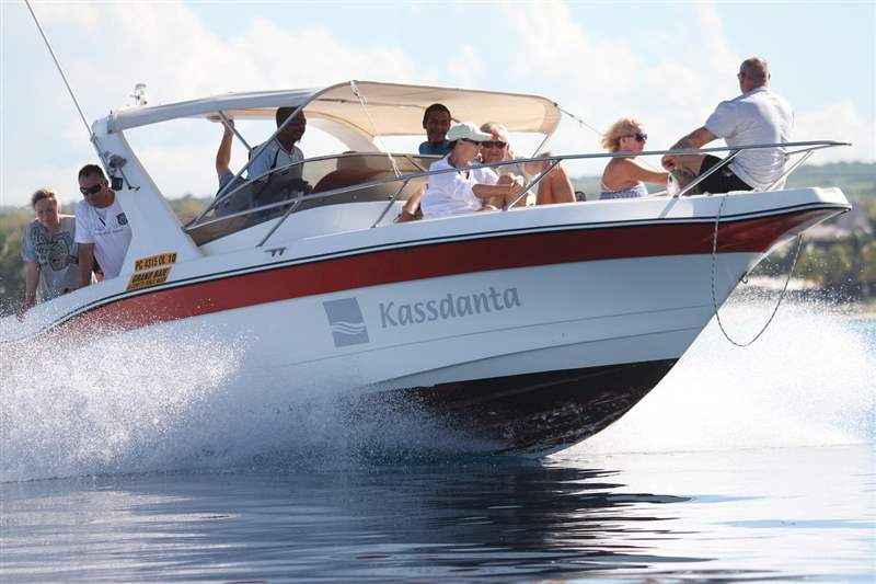 今夏最強水著look-戴去船P或泳池也不怕的防水腕表推薦！-復刻表