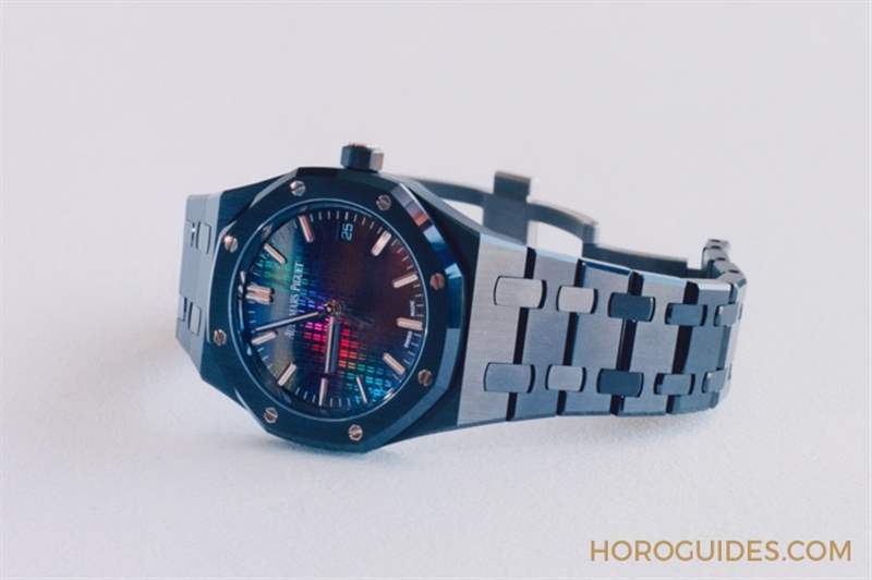 這樣的鏡面虹彩-愛彼皇家橡樹34毫米黑色陶瓷自動上鏈腕表Carolina Bucci限量版-復刻表