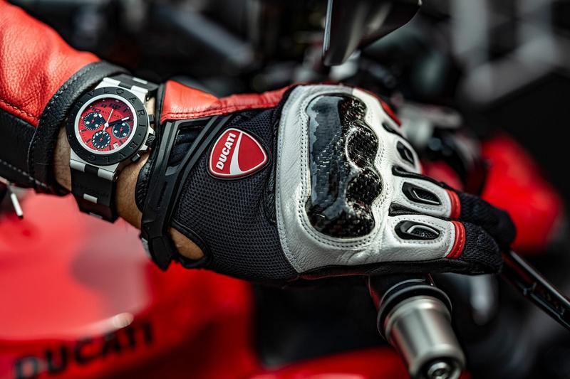 義大利血統(tǒng)強強聯(lián)手！寶格麗推出DUCATI聯(lián)名表-復刻表
