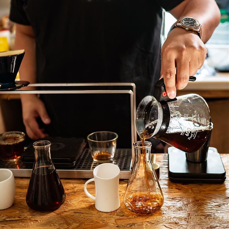 用時(shí)間換得醇厚滋味，ORIS x Congrats Cafe-復(fù)刻表