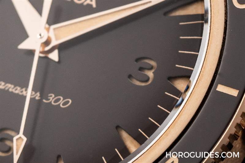 歐米茄第一只青銅表!Seamaster 300 Bronze Gold專利青銅金-復刻表