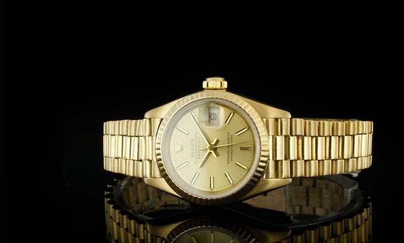 她們背紅的包你早認(rèn)識(shí)，她們最常戴的那款表你知道嗎？-復(fù)刻表