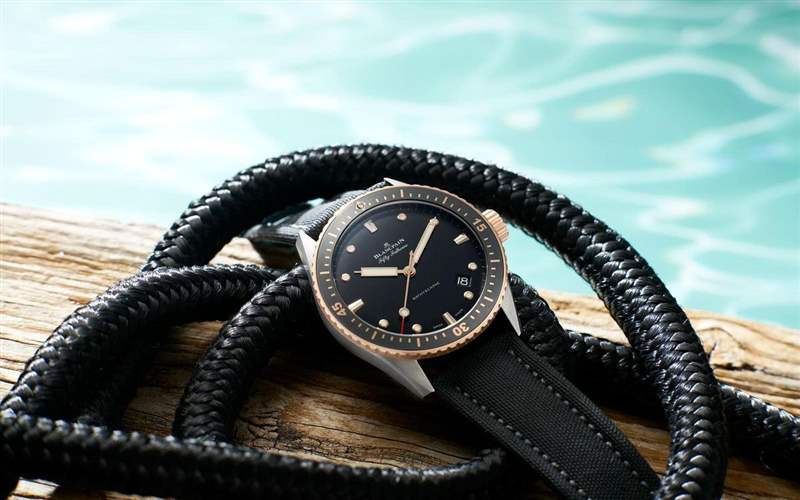 BLANCPAIN五十噚深潛器腕表全面改款,罕見半金限量版現(xiàn)身!-復(fù)刻表