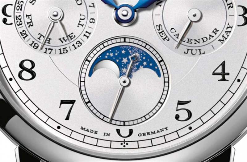 月相表另一吸引人之處,正是其工藝的巧思,每122.6年才與朔望月有一天 腕表上的浪漫|來看看A. Lange & S?hne的月相示范-復刻表