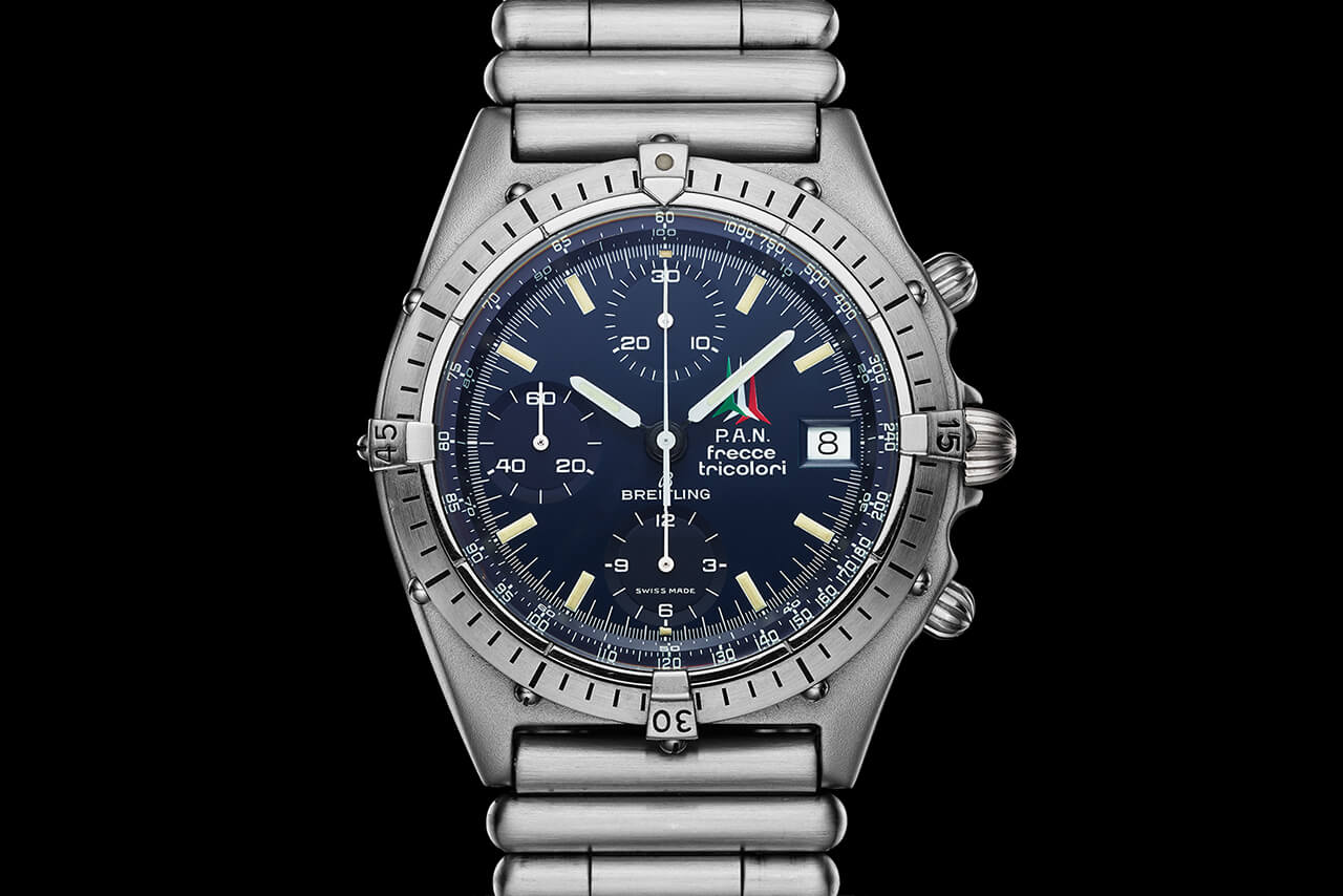 百年靈 Chronomat B01 42 Frecce Tricolori 限量版,藍(lán)色表盤和同色計時盤