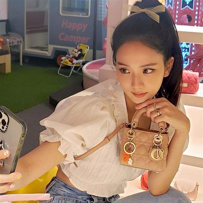 blackpink jisoo私服珠寶手表造型特搜！