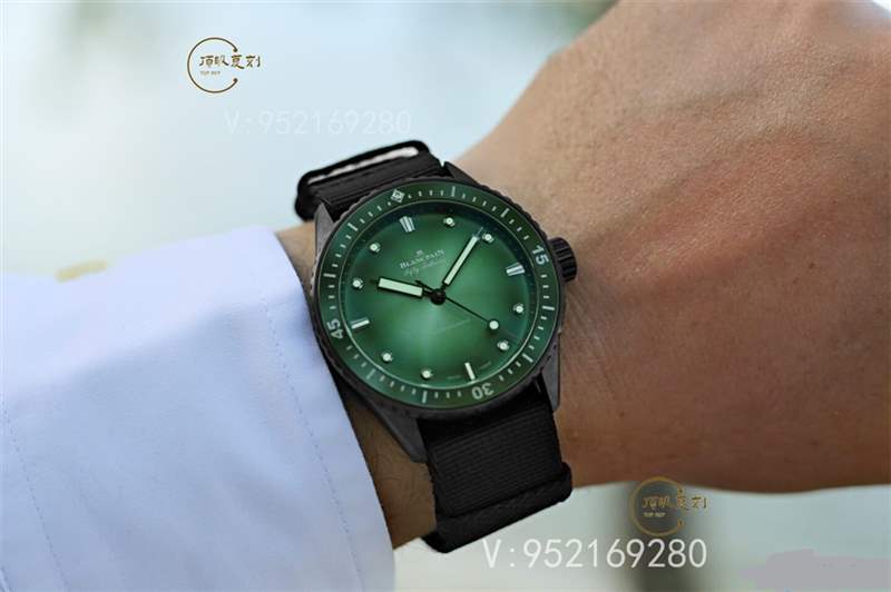 GF廠寶珀黑陶瓷五十噚極光綠盤5005復刻表做工怎么樣-無溝雙髻鯊限量版-復刻表