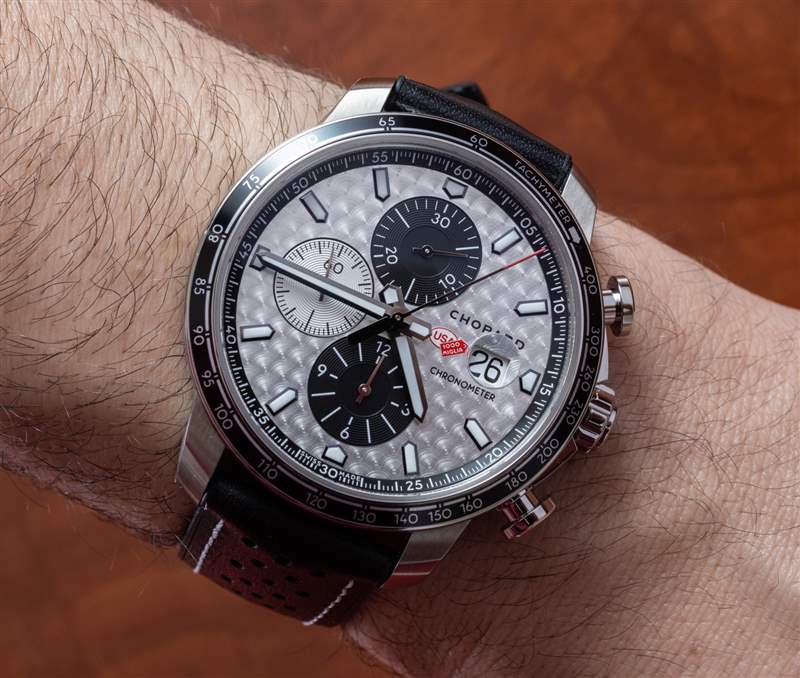 駕駛California Mille 復古跑車拉力賽的一天，佩戴蕭邦腕表-復刻表