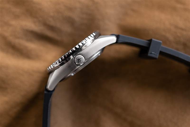 動手實踐公民的最新鈦潛水手表是沒有重量的新復古-復刻表