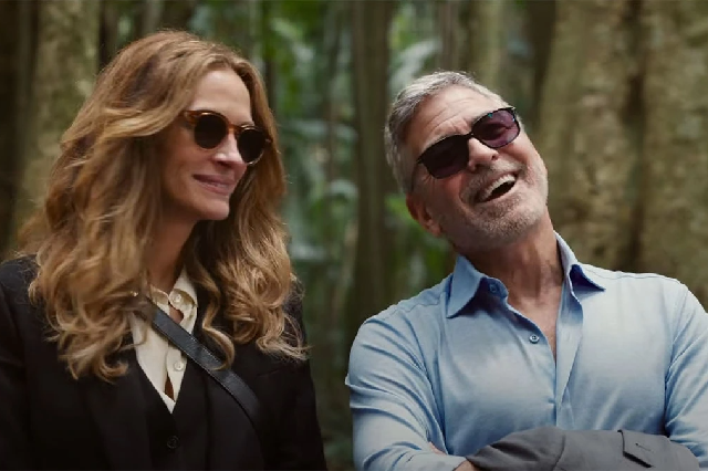 看電影喬治克魯尼試圖阻止他女兒的婚禮穿著歐米茄海馬Aqua Terra在“天堂門票”中-復刻表