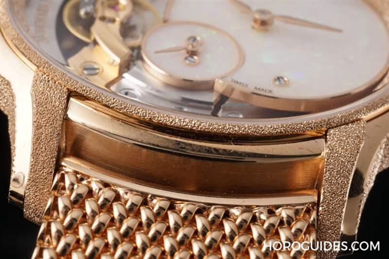 真的很Bling Bling愛彼Millenary霜金工藝上身-復(fù)刻表