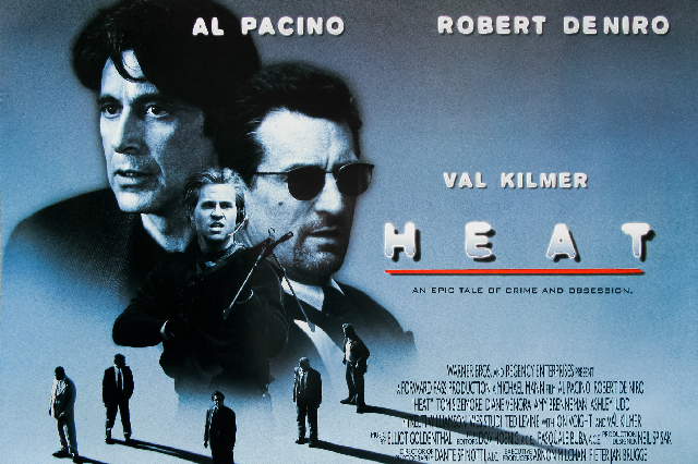 阿爾·帕西諾在《熱火》中戴著寶格麗計時碼表追捕羅伯特·德尼羅-復(fù)刻表