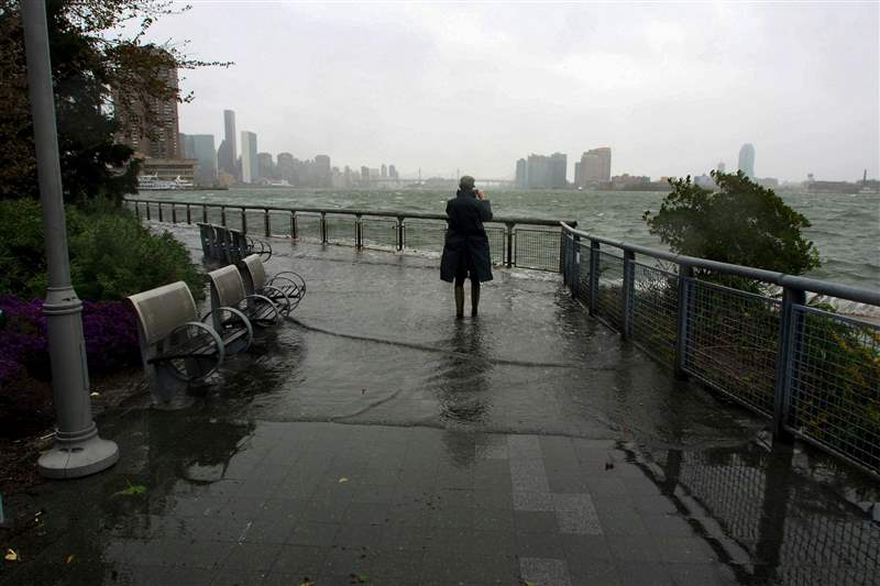 僅僅因為月亮、潮汐和洪水-復刻表