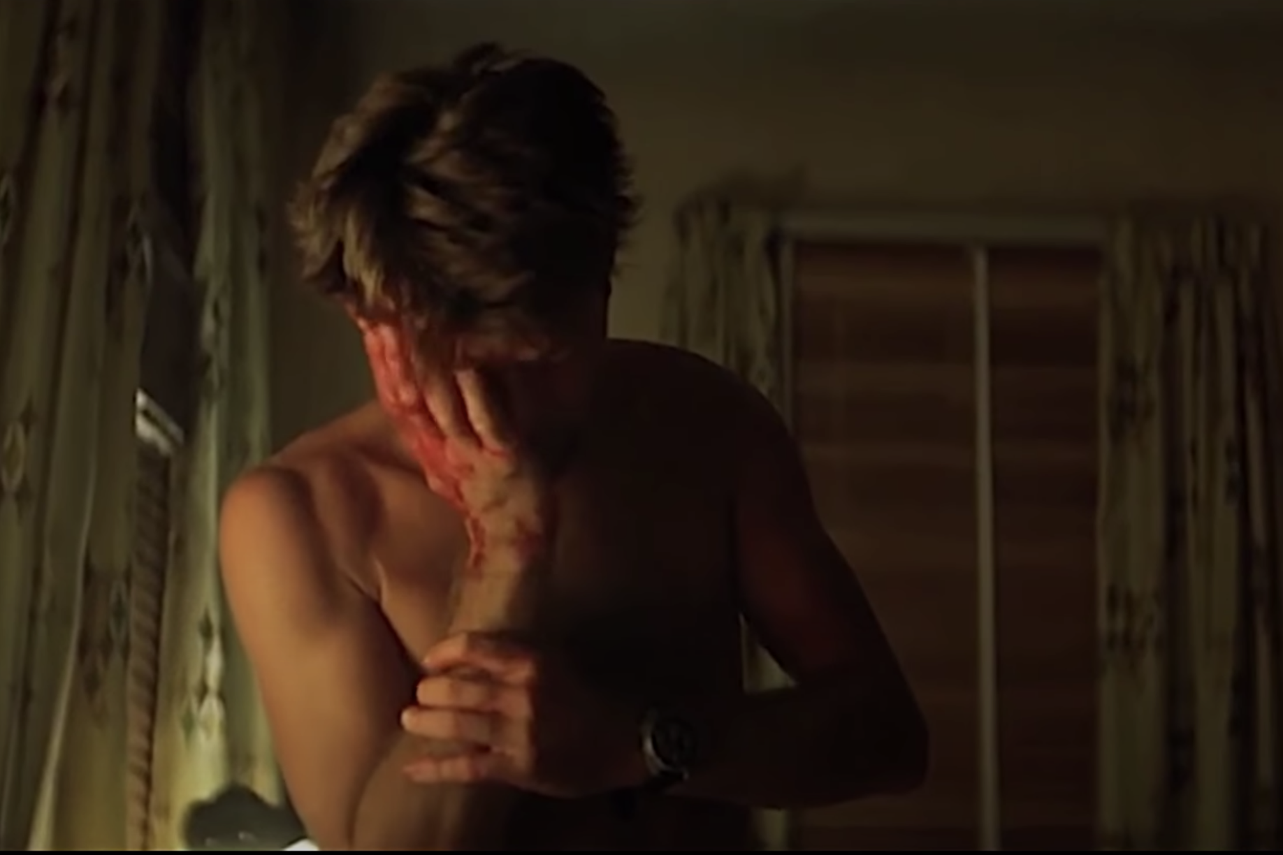 馬丁·辛佩戴精工威拉德腕表，馬龍·白蘭度佩戴勞力士GMT-Master腕表。-復刻表