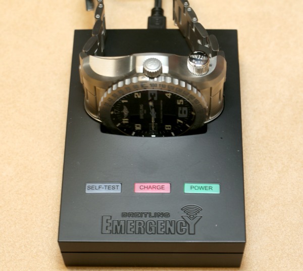 百年靈Emergency II動手實踐:腕表中真正的全球救援燈塔-復刻表