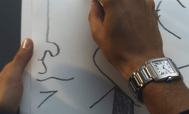 法國(guó)坦克回來(lái)了！Cartier Tank家族唯一鏈帶表款Tank Fran?aise改版回歸-復(fù)刻表