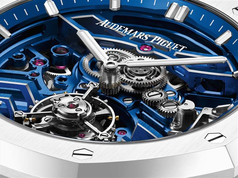 愛彼推出Royal Oak Selfwinding Flying Tourbillon Openworked鏤空飛行陀飛輪腕表：白色陶瓷表殼-復(fù)刻表