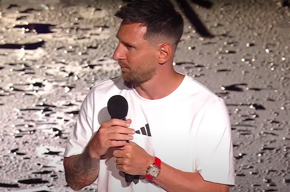 梅西轉(zhuǎn)戰(zhàn)邁阿密國際接下10號戰(zhàn)袍手上PP彩虹圈尤其吸睛-復(fù)刻表