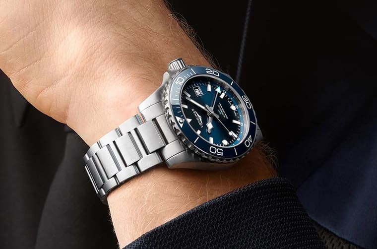 浪琴表HydroConquest深海征服者進階為兩地時間版新浪鬼-復刻表