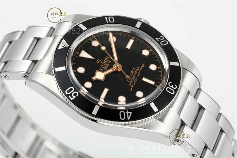 ZF廠帝舵碧灣系列37mm新品做工介紹,M79000N-0001-復刻表