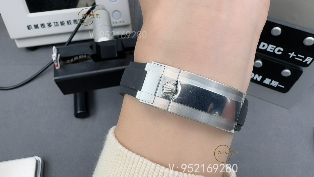 VS廠白游艇V3升級(jí)版腕表評(píng)測(cè)：3235機(jī)芯與配重工藝的完美結(jié)合-復(fù)刻表